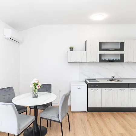 Appartamento In Kastel Kambelovac With Wifi Kaštela